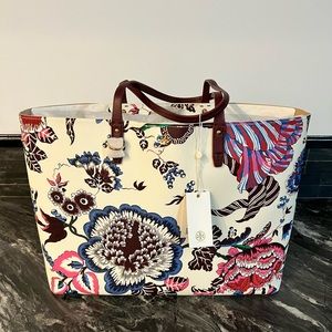 Beautiful Tory Burch large Kerrington Square Tote in multi color flowers.